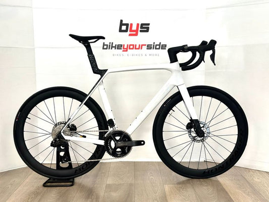 Trek Madone Sl 6 Gen 8 2026 usata — vista laterale