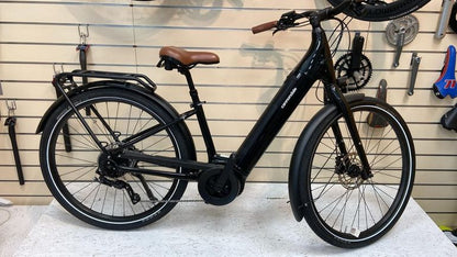 Cannondale Adventure Neo 3.1 Eq 2022 usata — vista laterale