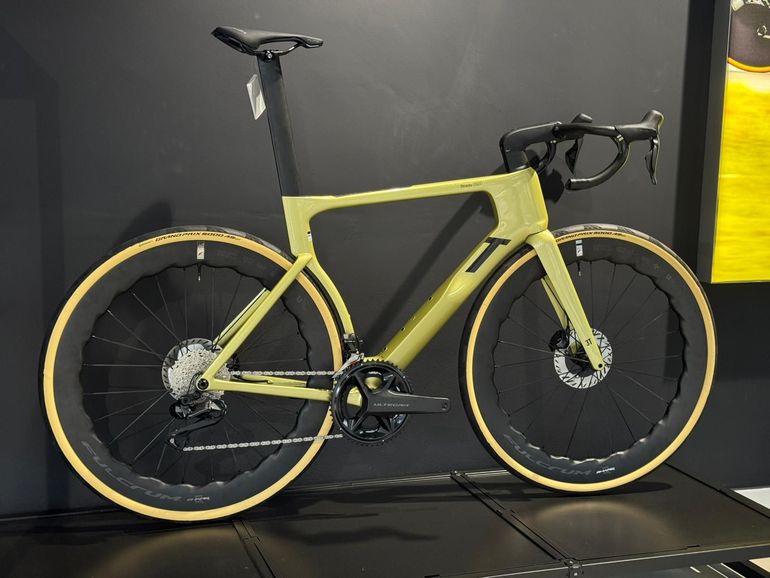 3T Strada Italia — gruppo Shimano Ultegra Di2, taglia M