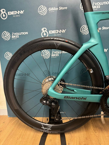 Bianchi Oltre Pro — gruppo Shimano Ultegra Di2, taglia L