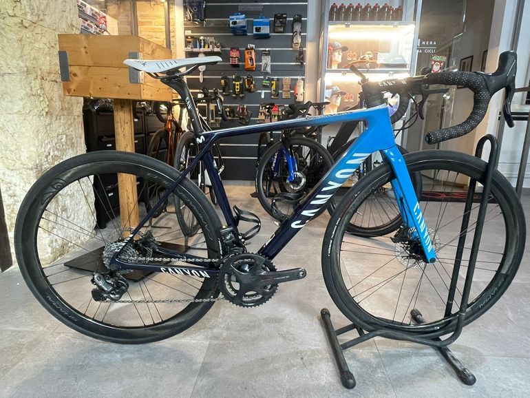 Canyon Ultimate Cf Slx 9.0 Team Movistar 2020 usata — vista laterale