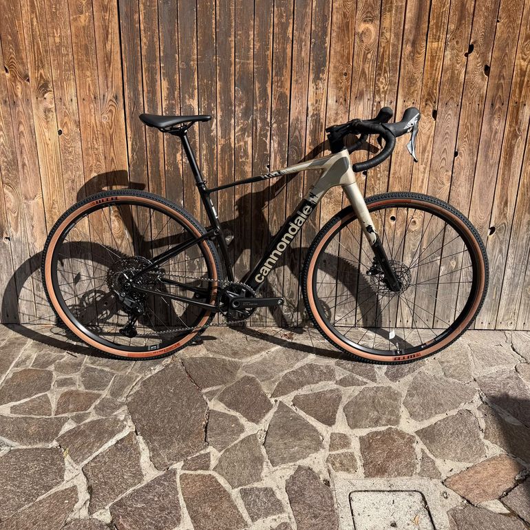 Cannondale Topstone Carbon 4 Cues 1x 2026 usata — vista laterale