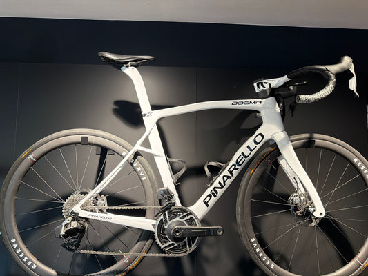 Pinarello Dogma X 2026 usata — vista laterale