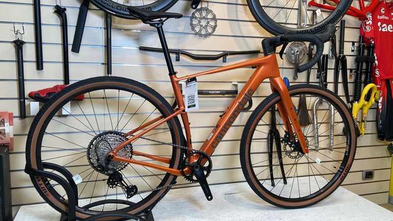 Cannondale Topstone 2025 usata — vista laterale