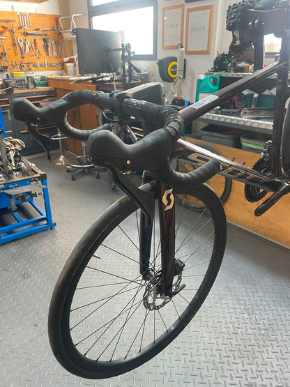 Scott Addict 30 2024 — Bici usata