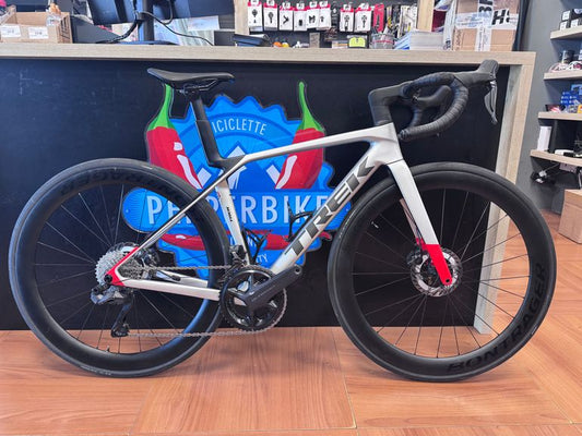 Trek Madone Sl 7 Gen 8 2025 usata — vista laterale