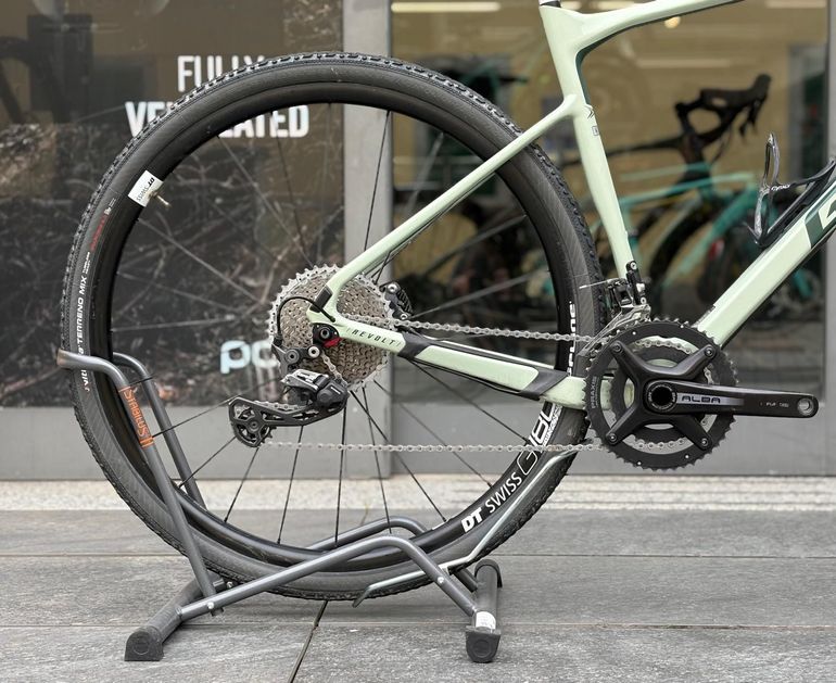 Giant Revolt Advanced 2 — telaio in Carbonio, Ottime condizioni