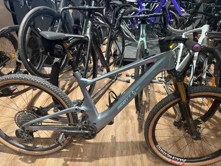 Scott Lumen Eride 900 2023 usata — vista laterale