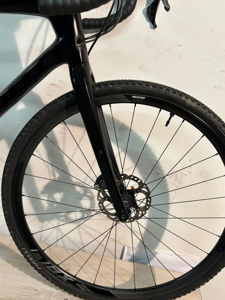 Giant Revolt Advanced 2021 usata — dettaglio