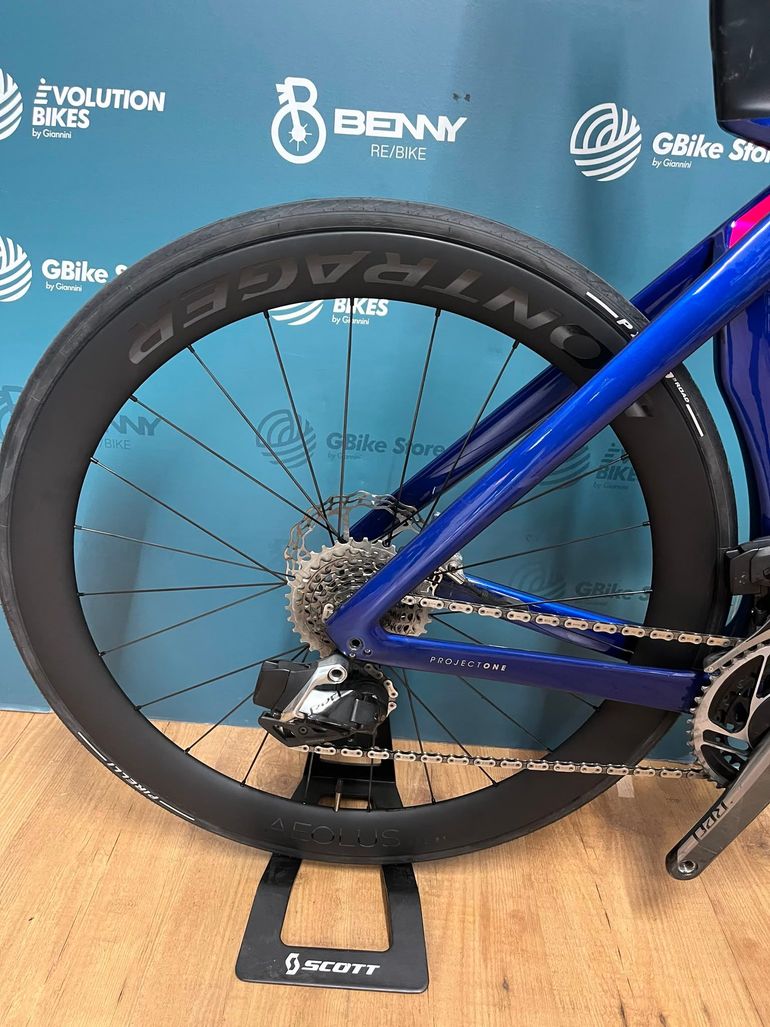 Trek Madone Slr 9 Gen 7 — gruppo SRAM Red eTap AXS, taglia 56 cm