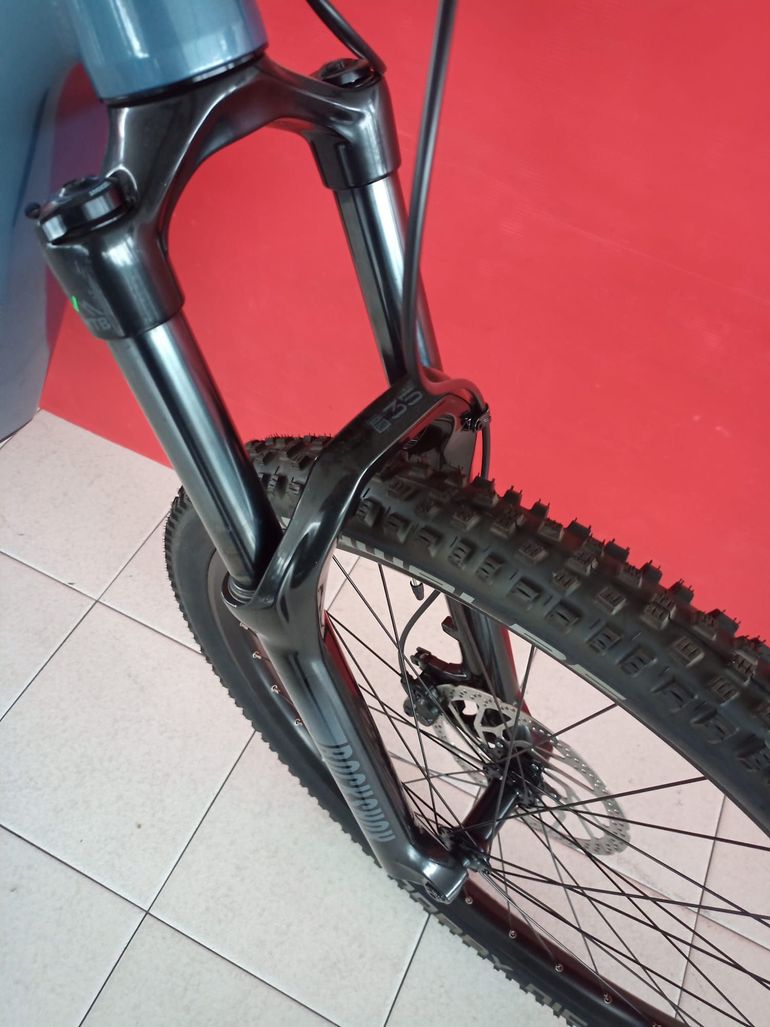 Kellys Theos R30 P 2024 — Bici usata