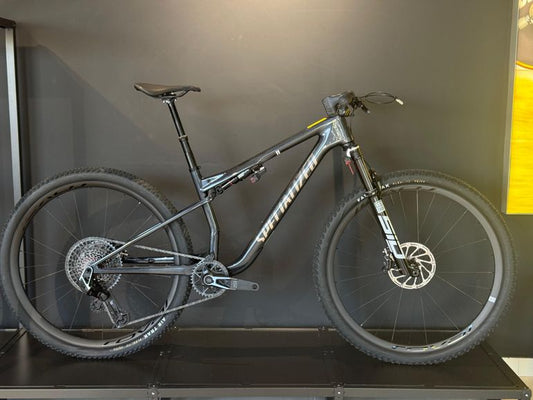 Specialized Epic 9 Pro 2027 usata — vista laterale