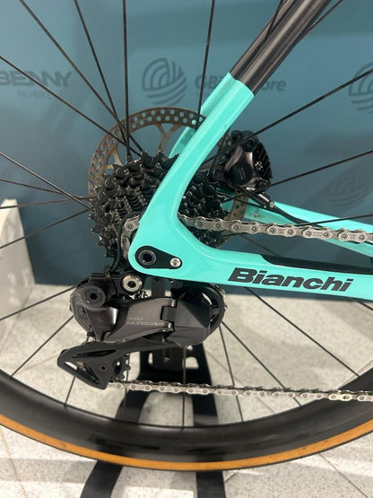 Bianchi Specialissima — gruppo Shimano Ultegra Di2, taglia 57