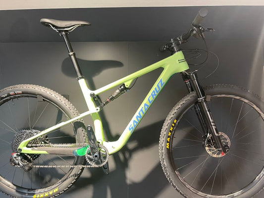 Santa Cruz Blur / Carbon C 2023 usata — vista laterale