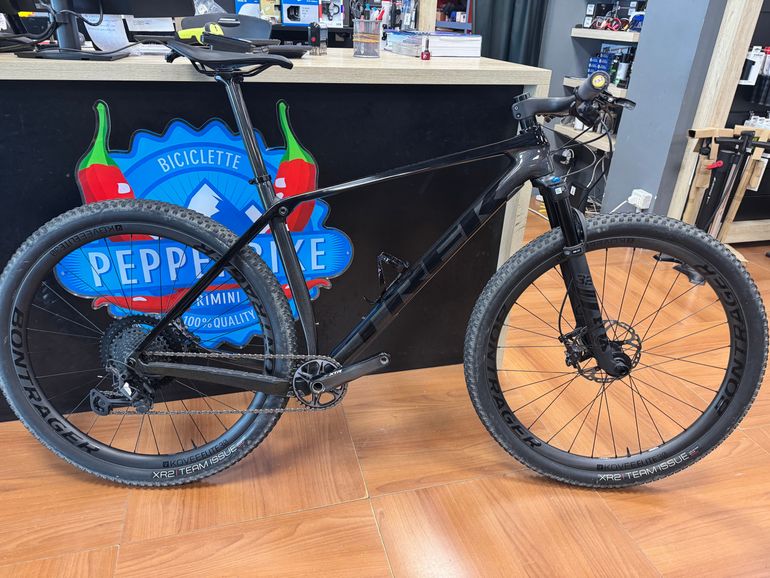 Trek Procaliber 9.8 2023 usata — vista laterale