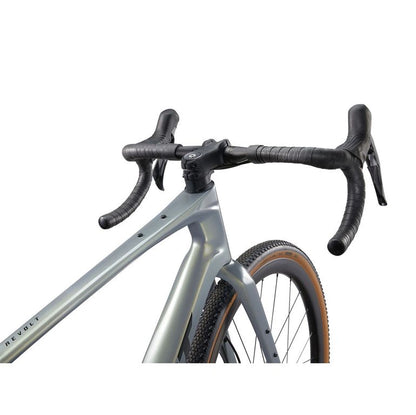 Giant Revolt Advanced 0 2025 usata — dettaglio