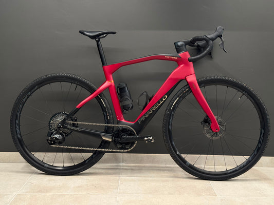 Pinarello Nytro E7 Gravel 2025 usata — vista laterale