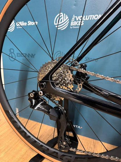 Trek Madone Sl 6 Gen 8 — gruppo Shimano 105 Di2, taglia MD/LG