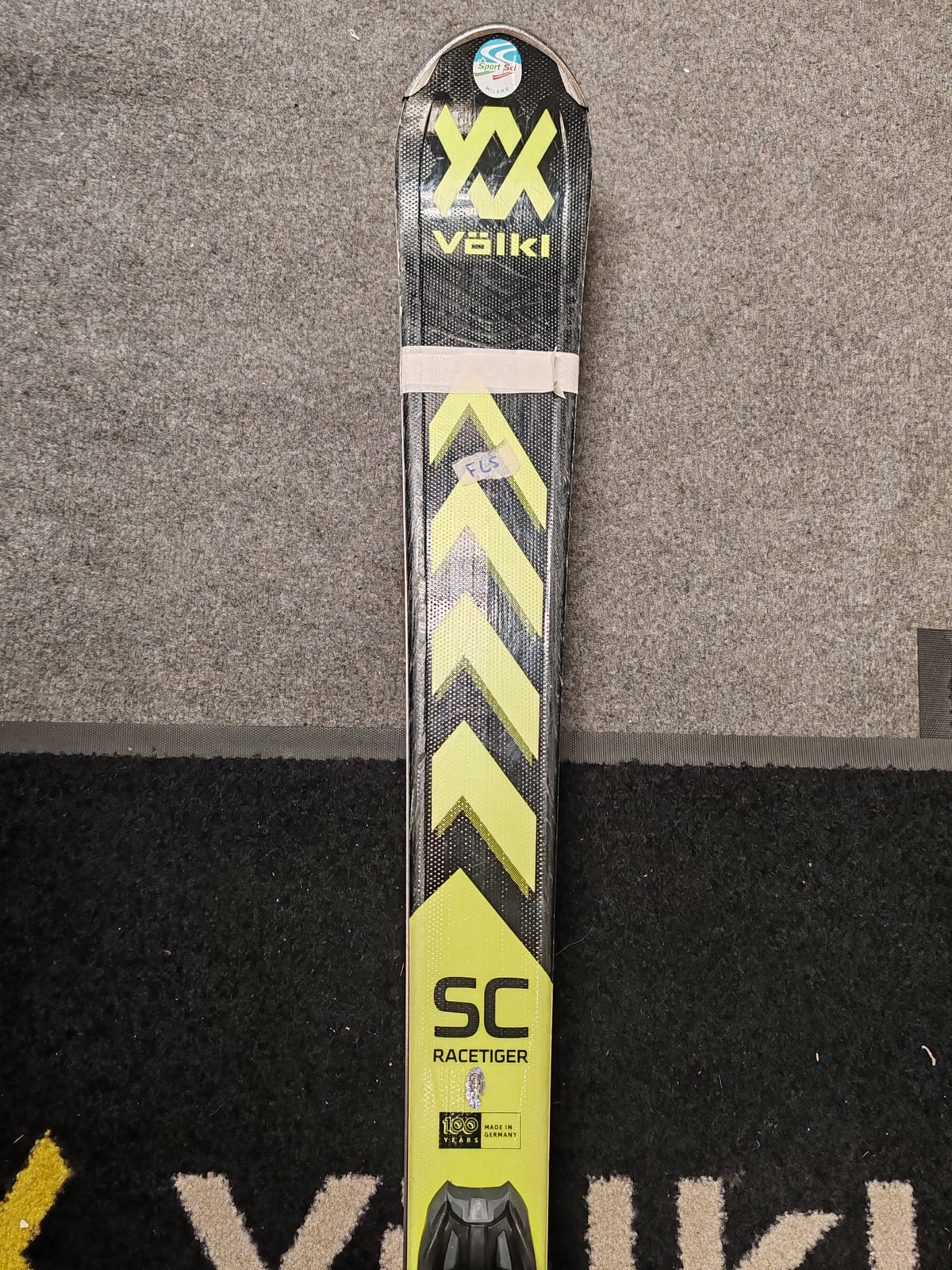 Volkl Racetiger SC Black — raggio 11.8m, waist 68mm
