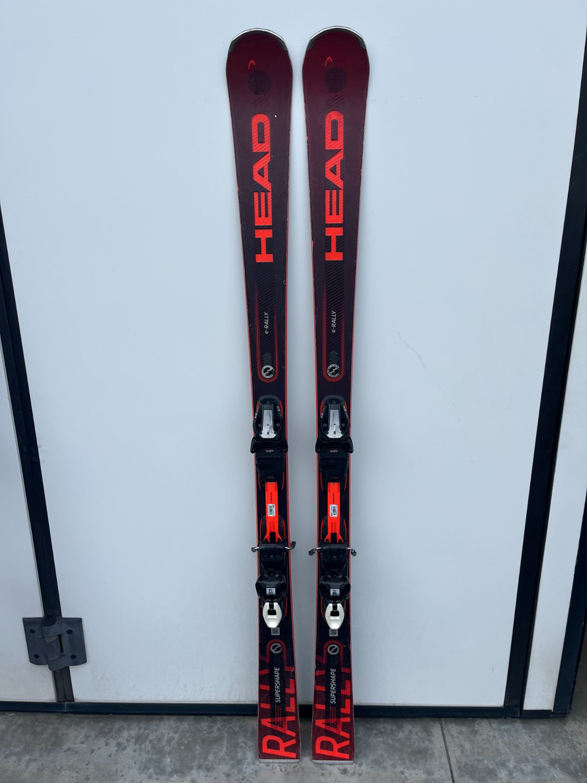 Head Supershape e-Rally — raggio 14m, waist 78mm