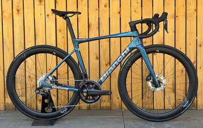 Bianchi Specialissima Pro 2026 usata — vista laterale