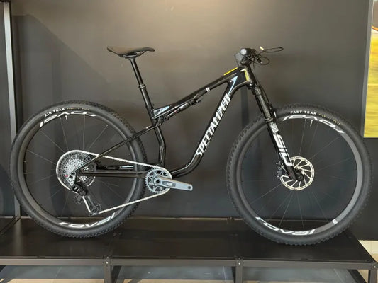 Specialized Epic 9 Expert 2027 usata — vista laterale