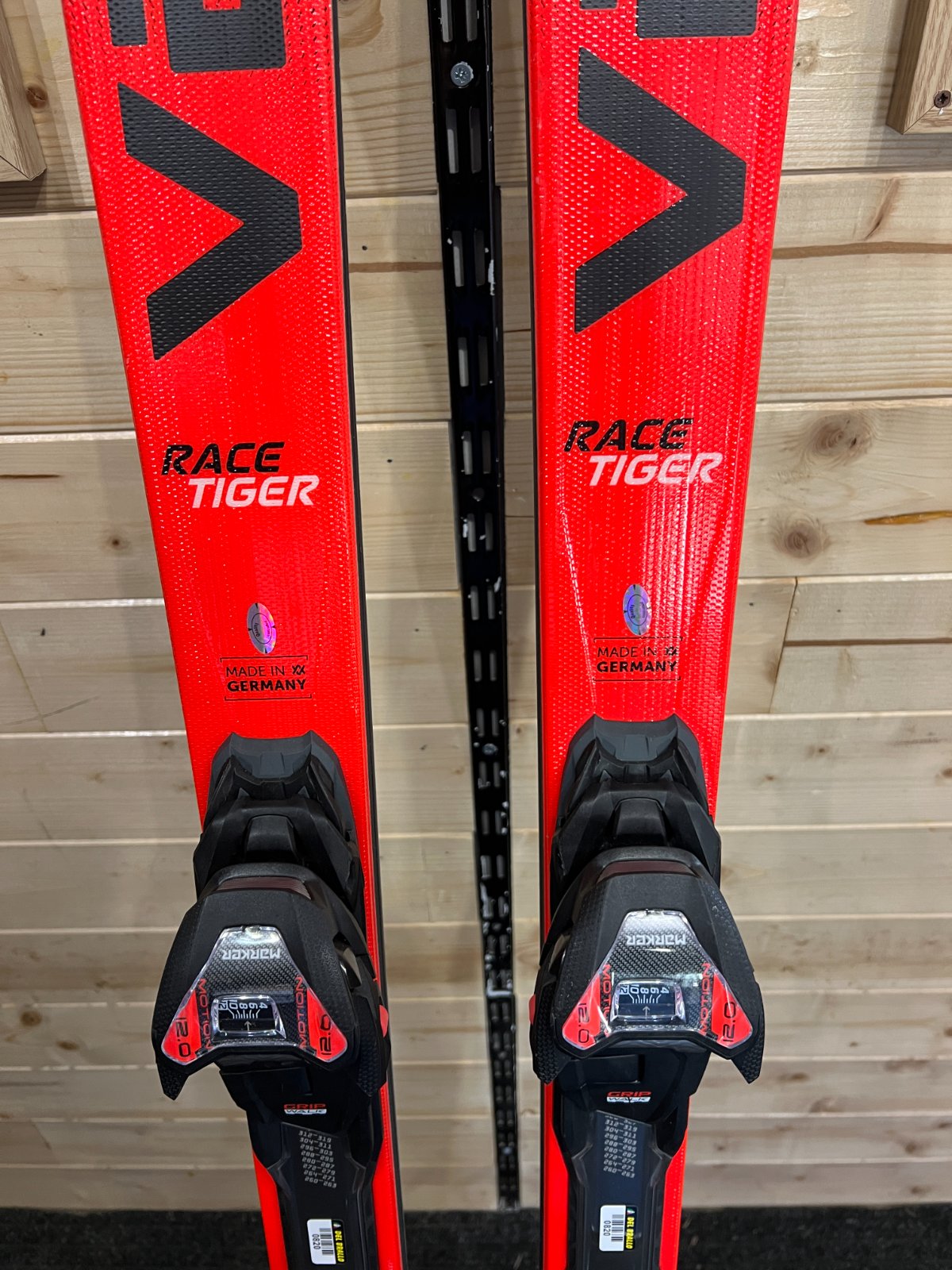 Volkl Racetiger RC Black — attacco VMotionT 12, Buone condizioni