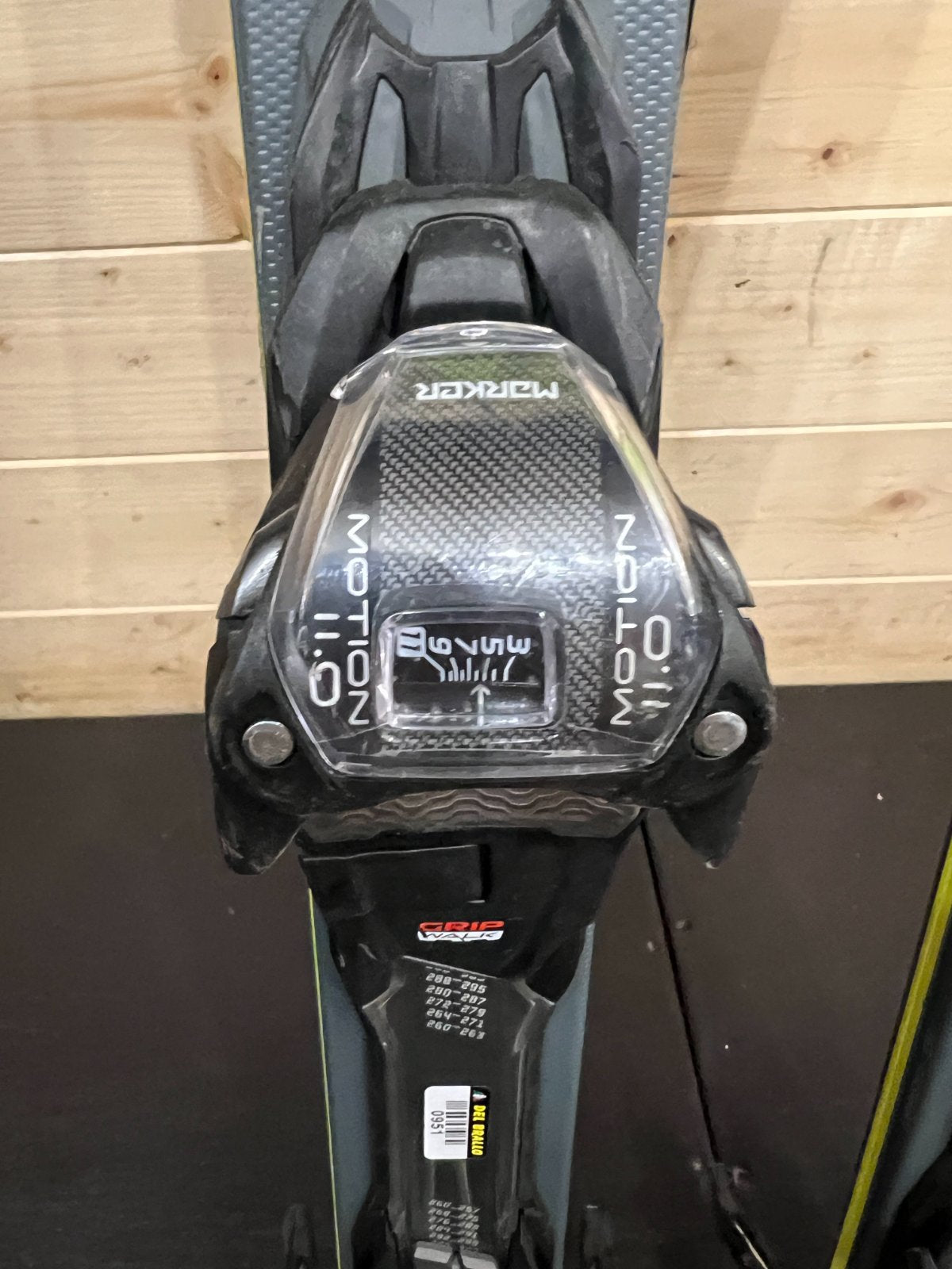 Volkl Racetiger SRX 2025 usato — dettaglio