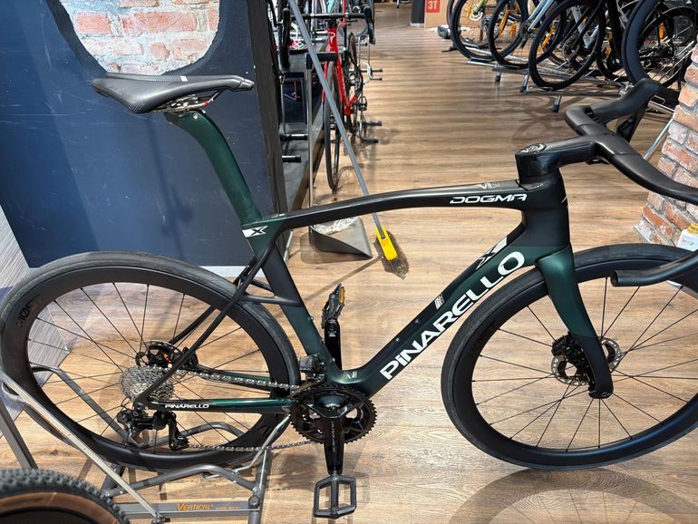 Pinarello Dogma X Dura Ace 2026 usata — vista laterale