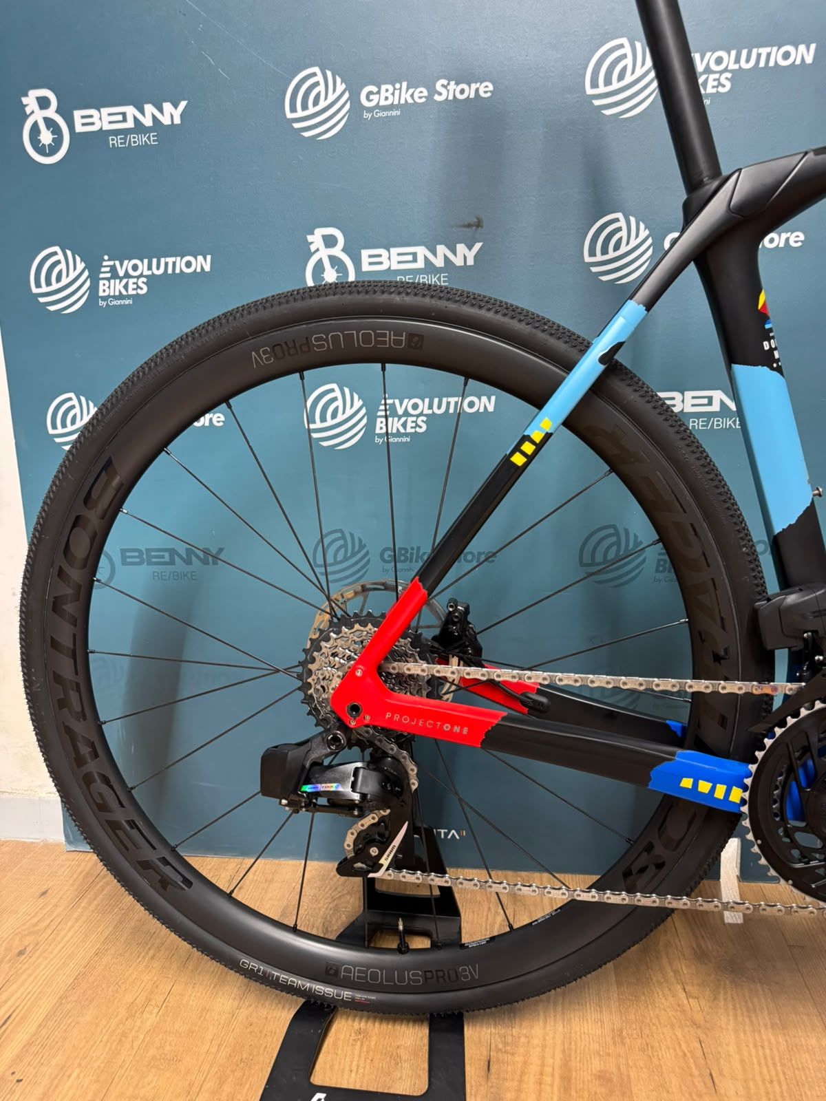 Trek Domane Slr 7 Gen 4 — gruppo SRAM Force eTap AXS, taglia 56