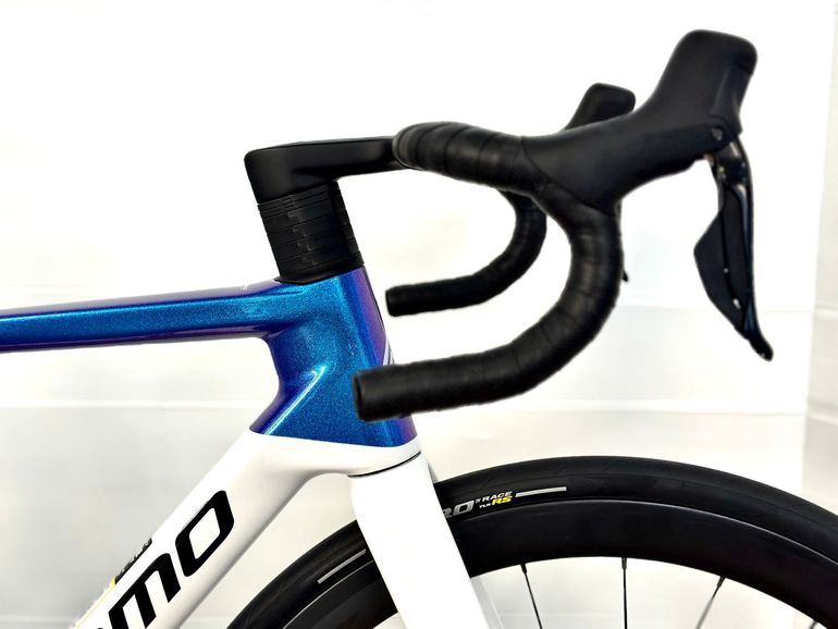 Megamo Pulse 15 Cw — gruppo Shimano 105 Di2, taglia M