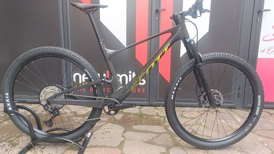 Scott Spark 2024 usata — vista laterale