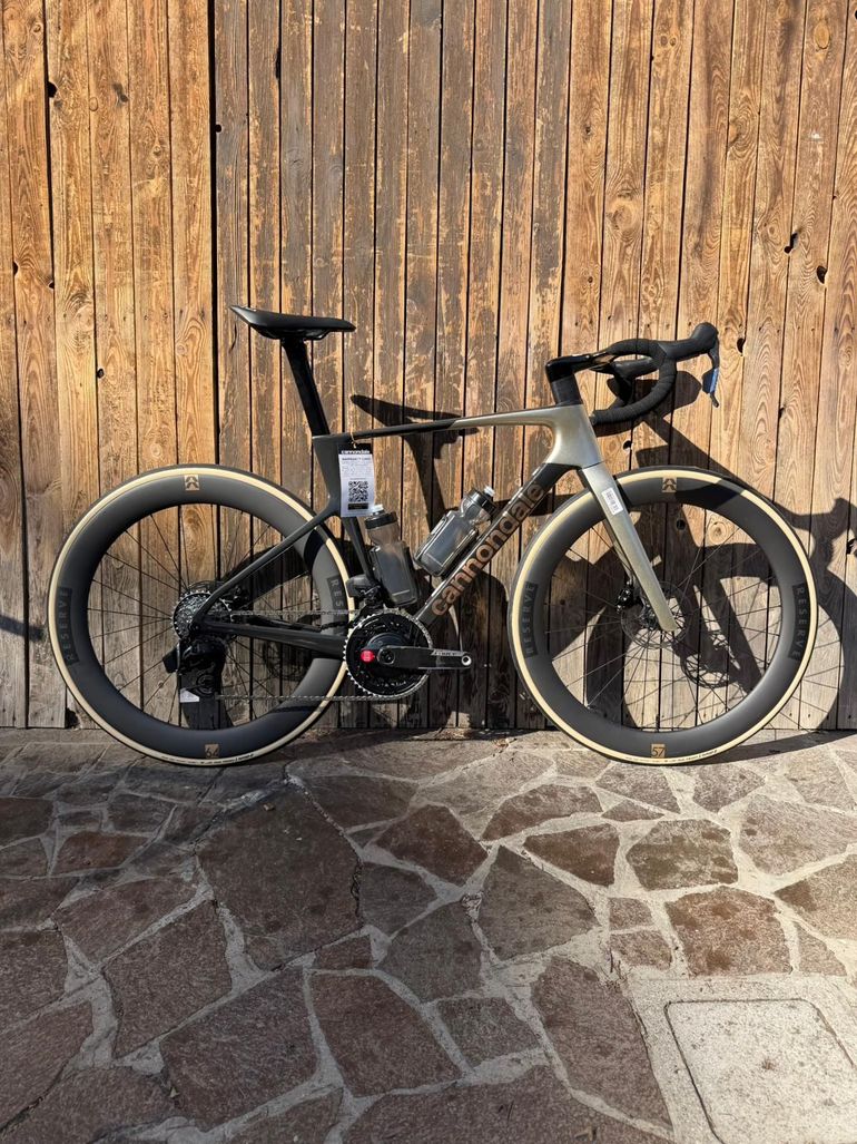 Cannondale Supersix Evo 1 My26 Gen5 2026 usata — vista laterale