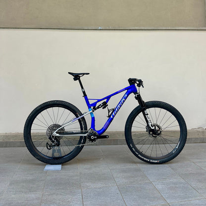 Wilier Triestina Urta Max Slr 2025 usata — vista laterale