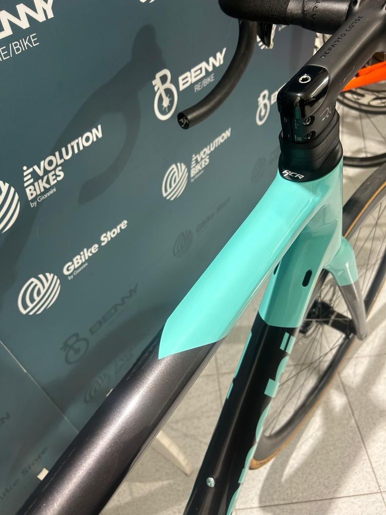 Bianchi Specialissima 2023 usata — dettaglio