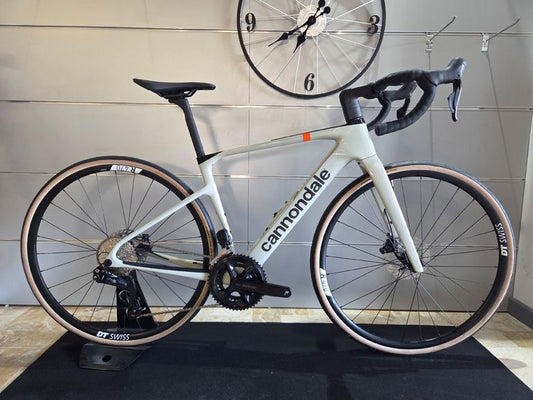 Cannondale Synapse Crb4 2025 usata — vista laterale