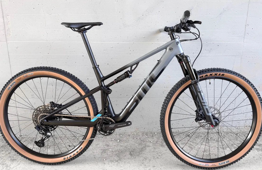 BMC Fourstroke Amp Lt Three 2023 usata — vista laterale