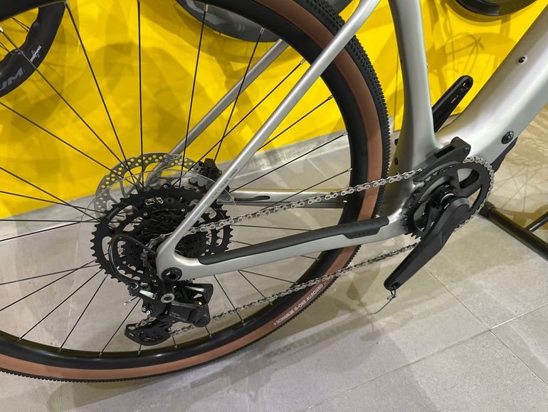 Cube Nulane Hybrid C:62 — telaio in Carbonio, Nuovo