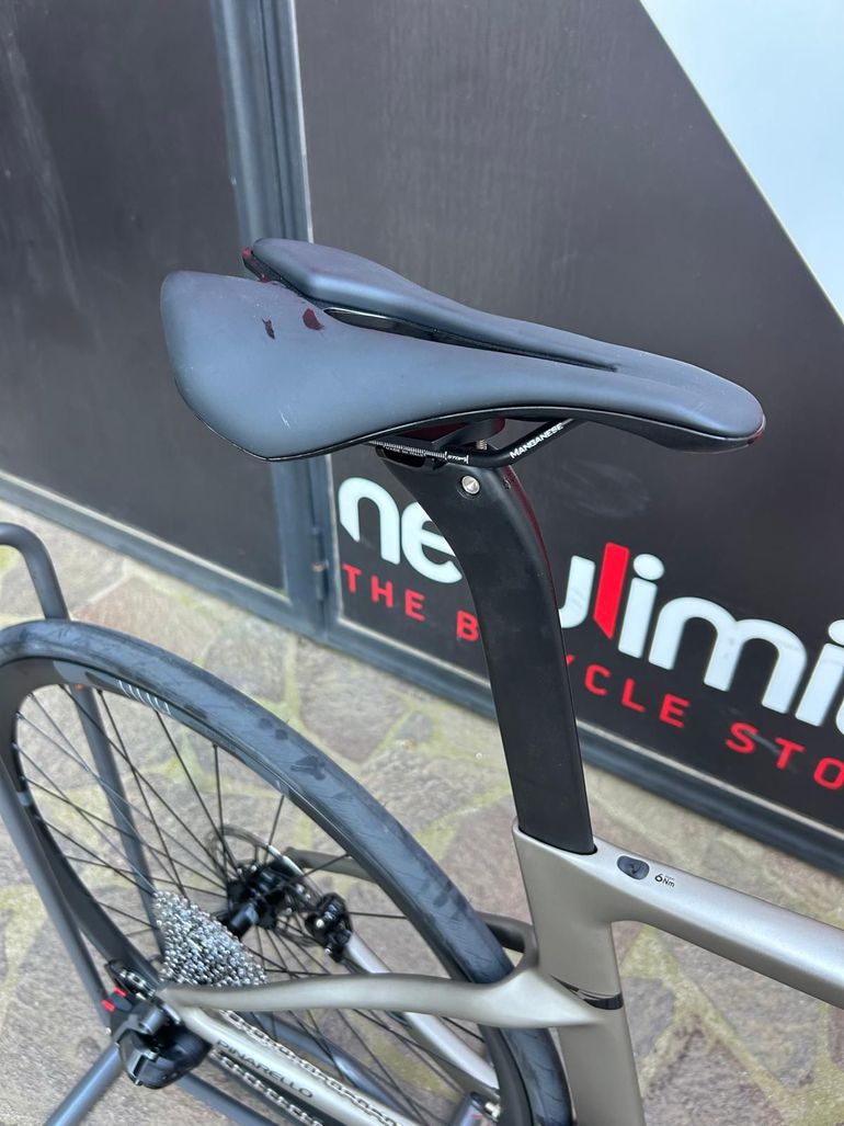 Pinarello Dogma F 2023 usata — dettaglio