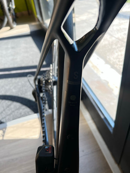 Trek Madone Sl 6 Gen 8 — gruppo Shimano 105 Di2, taglia S