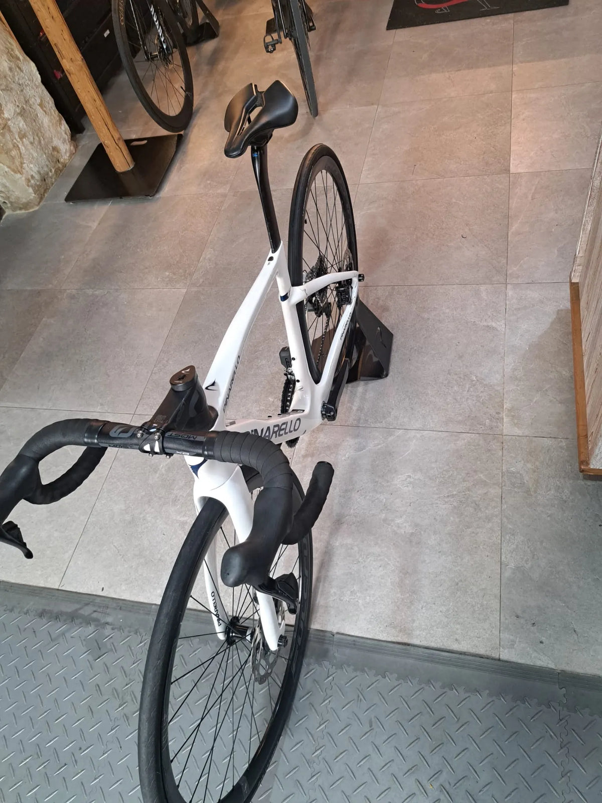 Pinarello F5 — gruppo Shimano 105 Di2, taglia 46.5