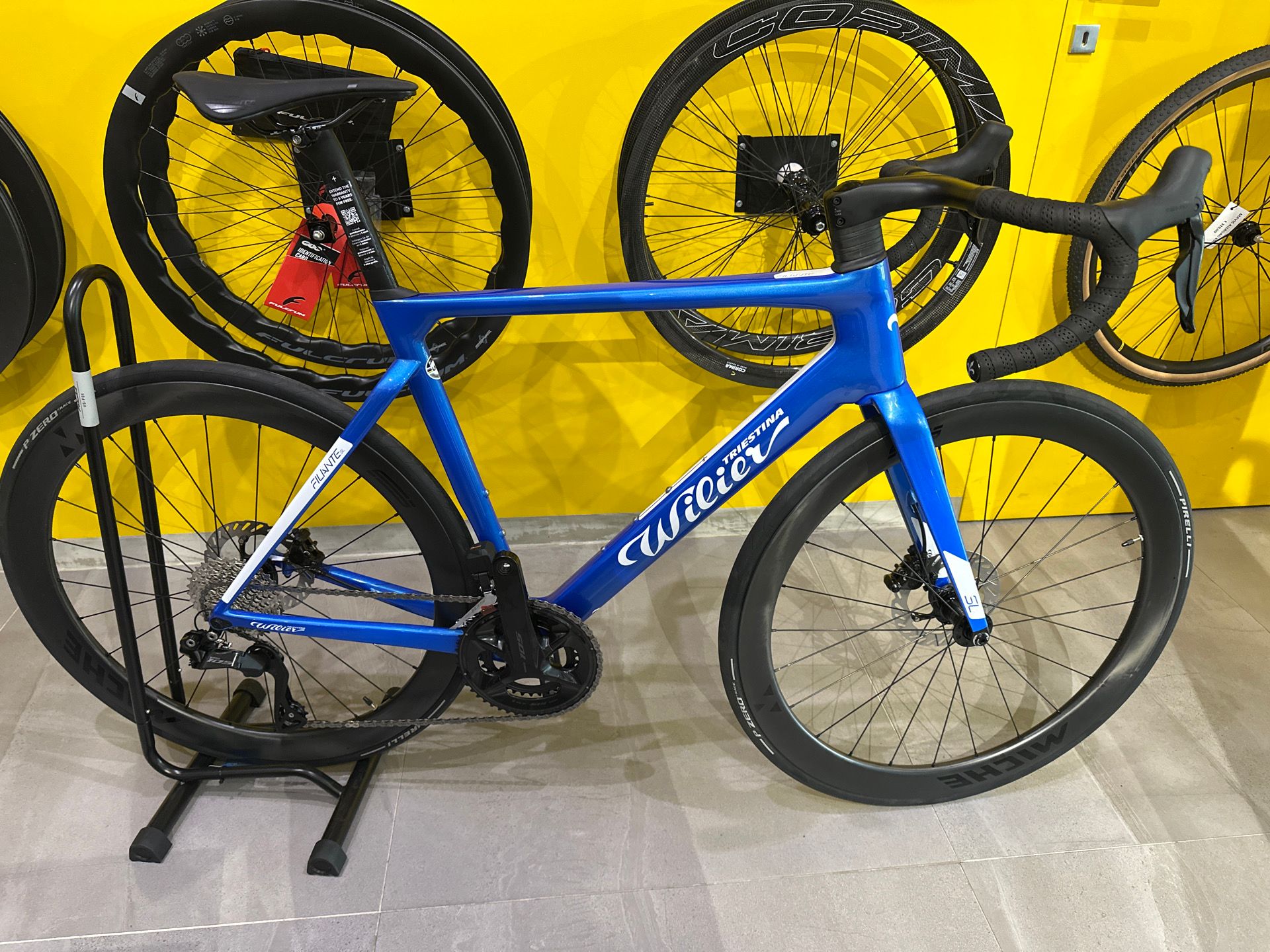 Wilier Triestina Filante Sl 2x12 R7170 — gruppo Shimano 105 Di2, taglia L