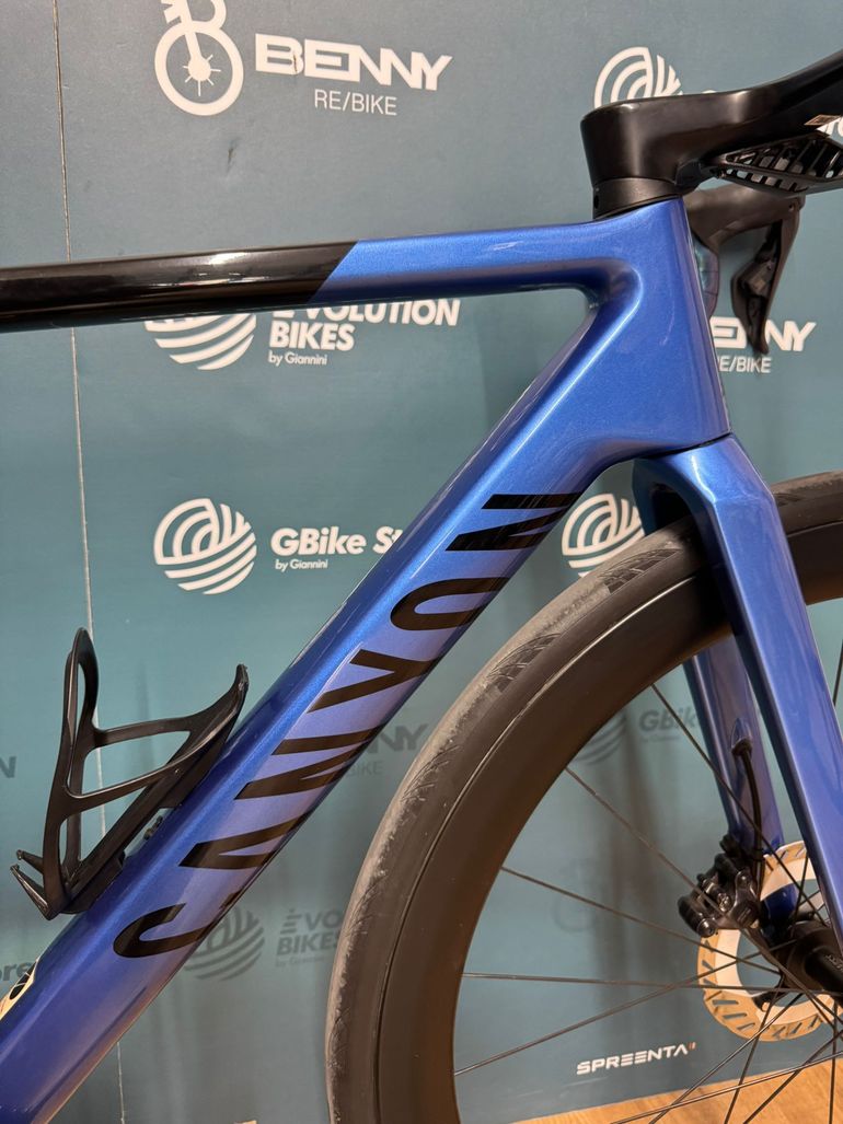 Canyon Ultimate Cf Sl 8 Aero 2023 usata — dettaglio
