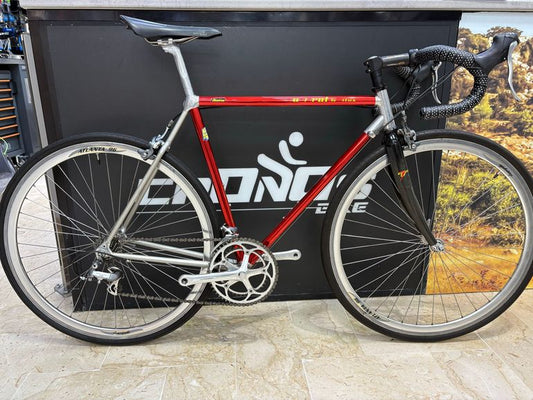 Futural Custom usata — vista laterale