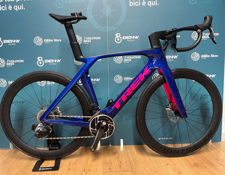 Trek Madone Slr 9 Gen 7 2023 usata — vista laterale
