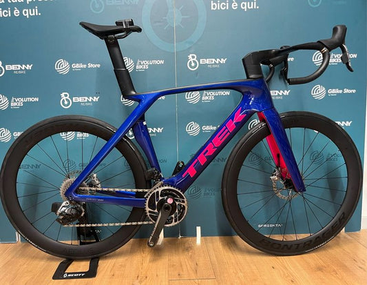 Trek Madone Slr 9 Gen 7 2023 usata — vista laterale