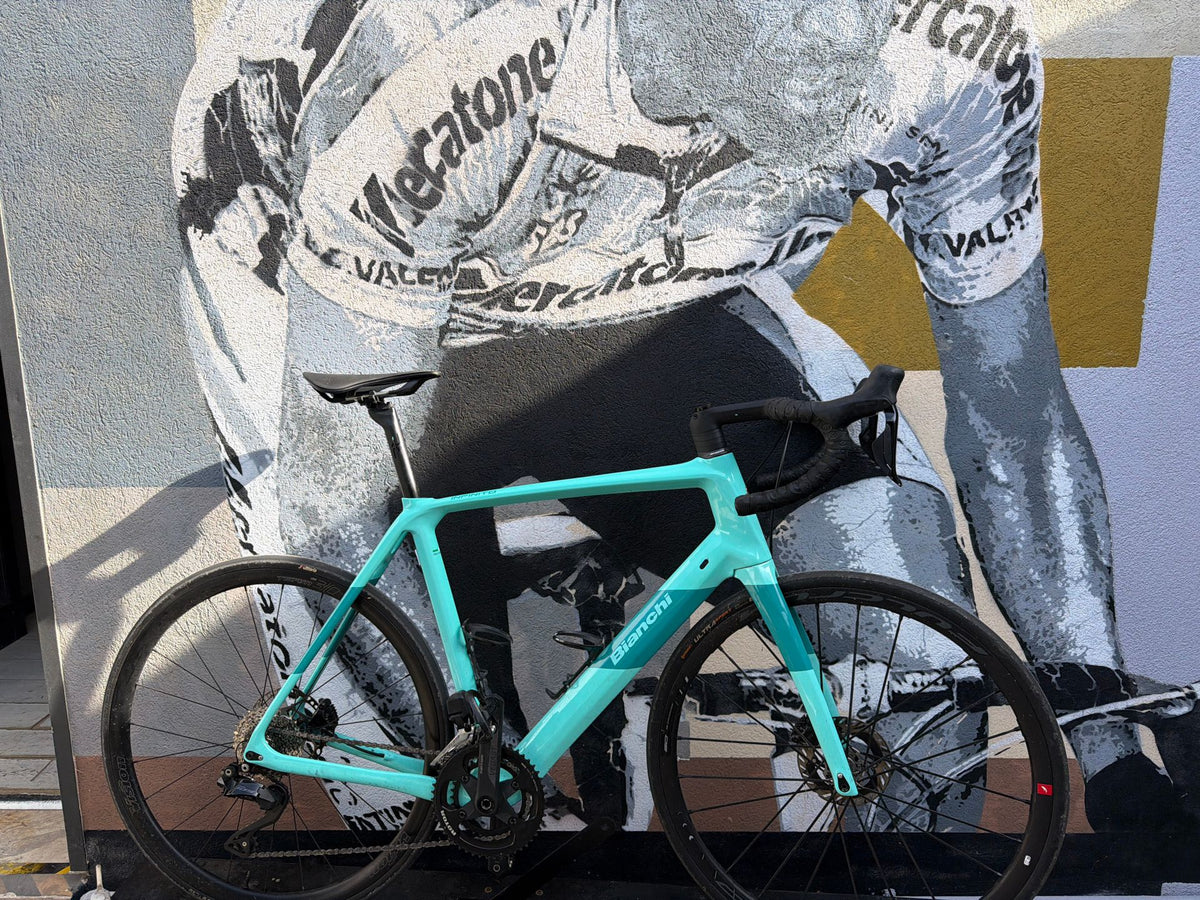 Bianchi Infinito 2023 usata — vista laterale