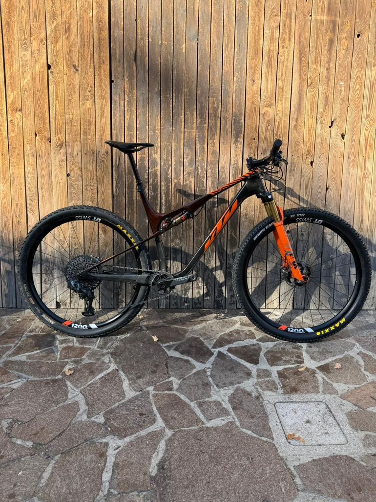 KTM Scarp Exonic 2024 usata — vista laterale