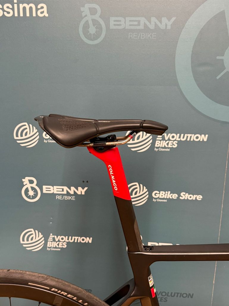Colnago V4rs Uae Emirates 2024 usata — dettaglio