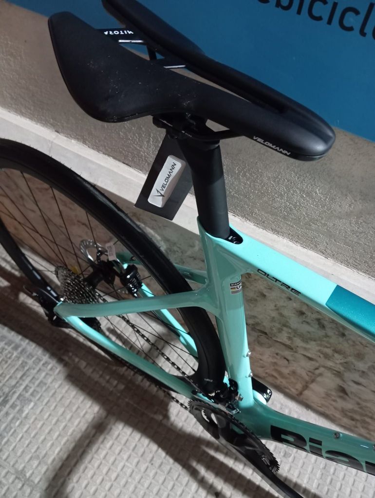 Bianchi Oltre Race — gruppo Shimano 105, taglia 53